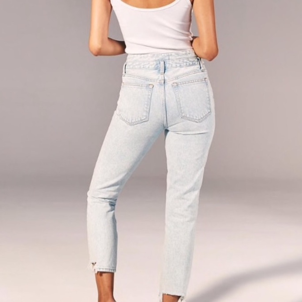 Abercrombie Double High Waist Mom Jeans Light Wash